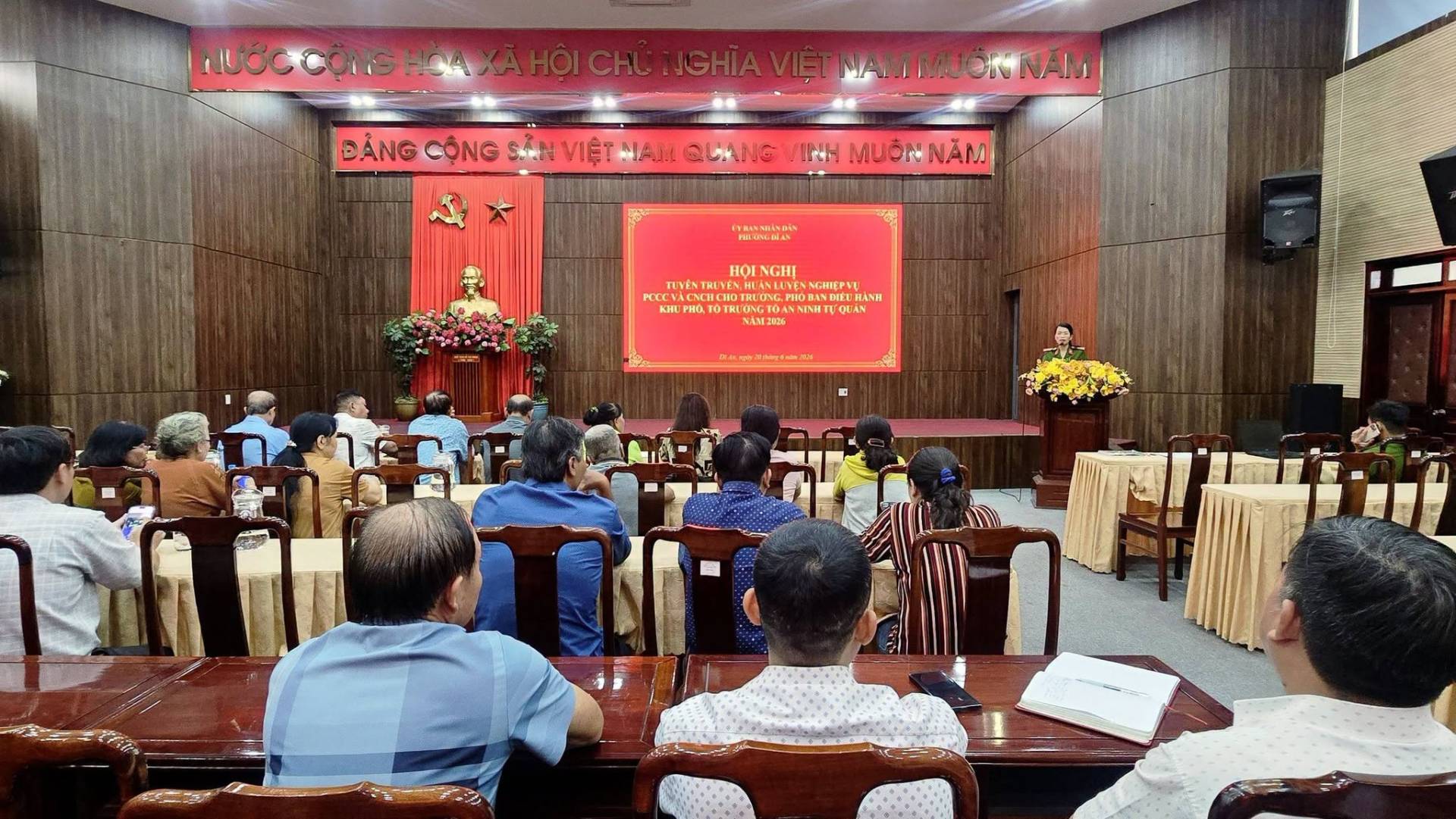 CÔNG AN PHƯỜNG DĨ AN TỔ CHỨC HỘI NGHỊ TUYÊN TRUYỀN, HUẤN LUYỆN NGHIỆP VỤ PCCC VÀ CNCH NĂM 2026