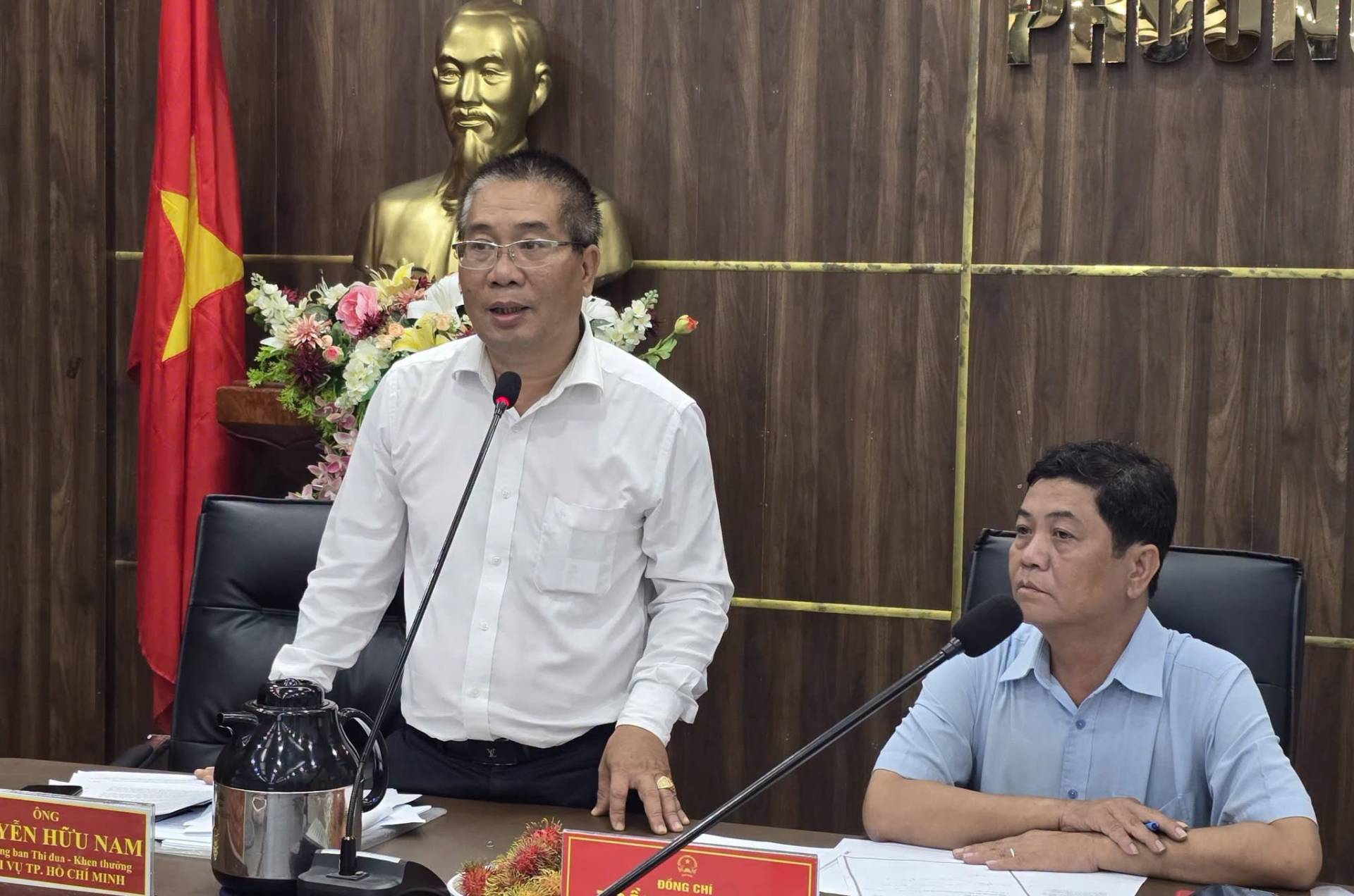 Có thể là hình ảnh về văn bản cho biết 'ÔNG YÉN ÉNHỮUNAM nThidu- enthurbag ÉNHỮU NAM ban I.BOCHIMINIT ည ĐONG CHI'