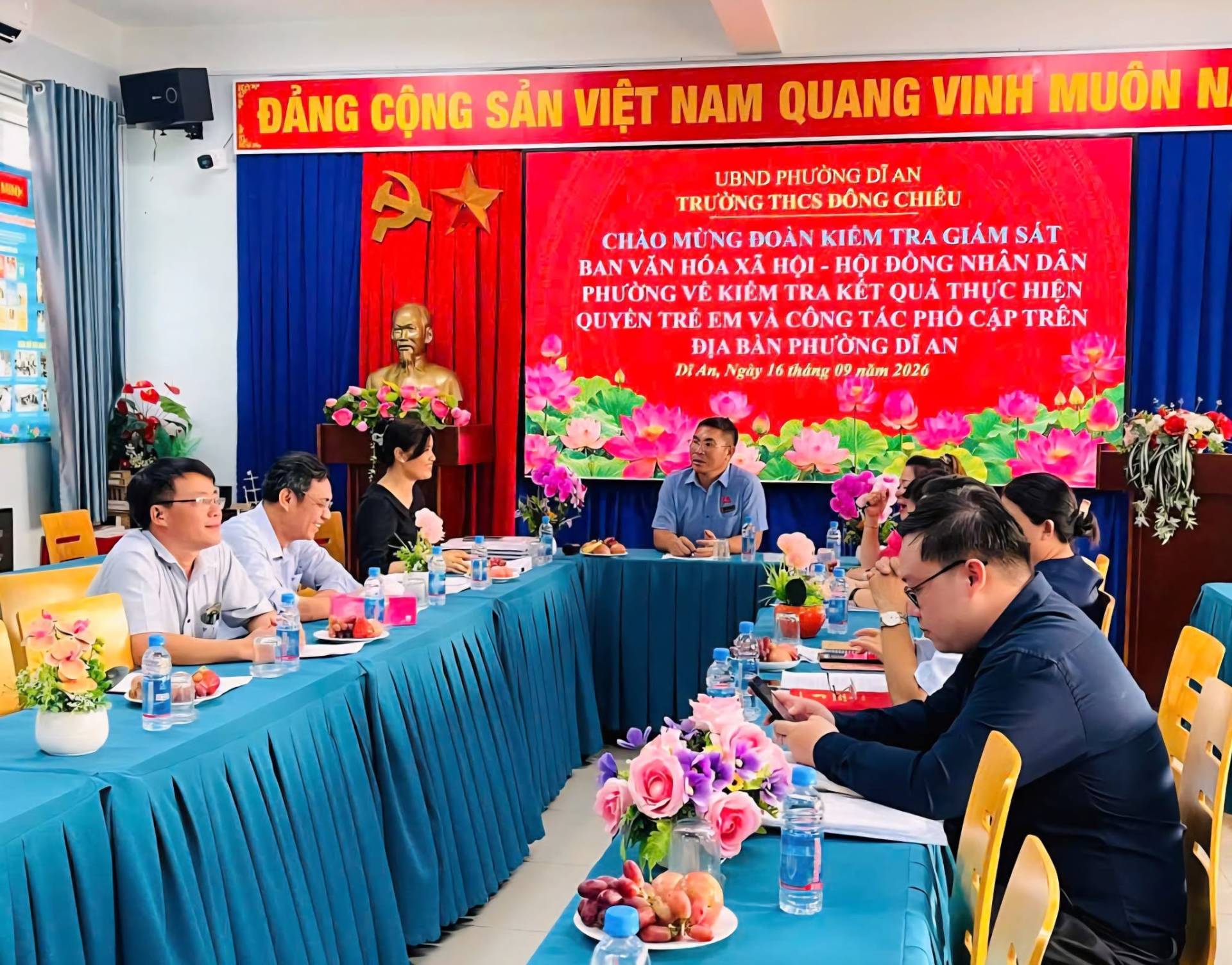 ĐOÀN GIÁM SÁT BAN VHXH HĐND PHƯỜNG DĨ AN KHẢO SÁT CÔNG TÁC PHỔ CẬP GIÁO DỤC VÀ QUYỀN TRẺ EM