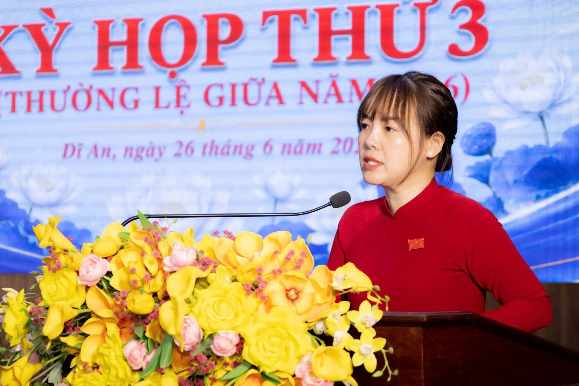 Có thể là hình ảnh về văn bản cho biết 'Ỳ HOP THU3 THƯỜNG LỆ GIỮA NĂM) NĂM Di An, ngày 26 tháng 6 năm 20'