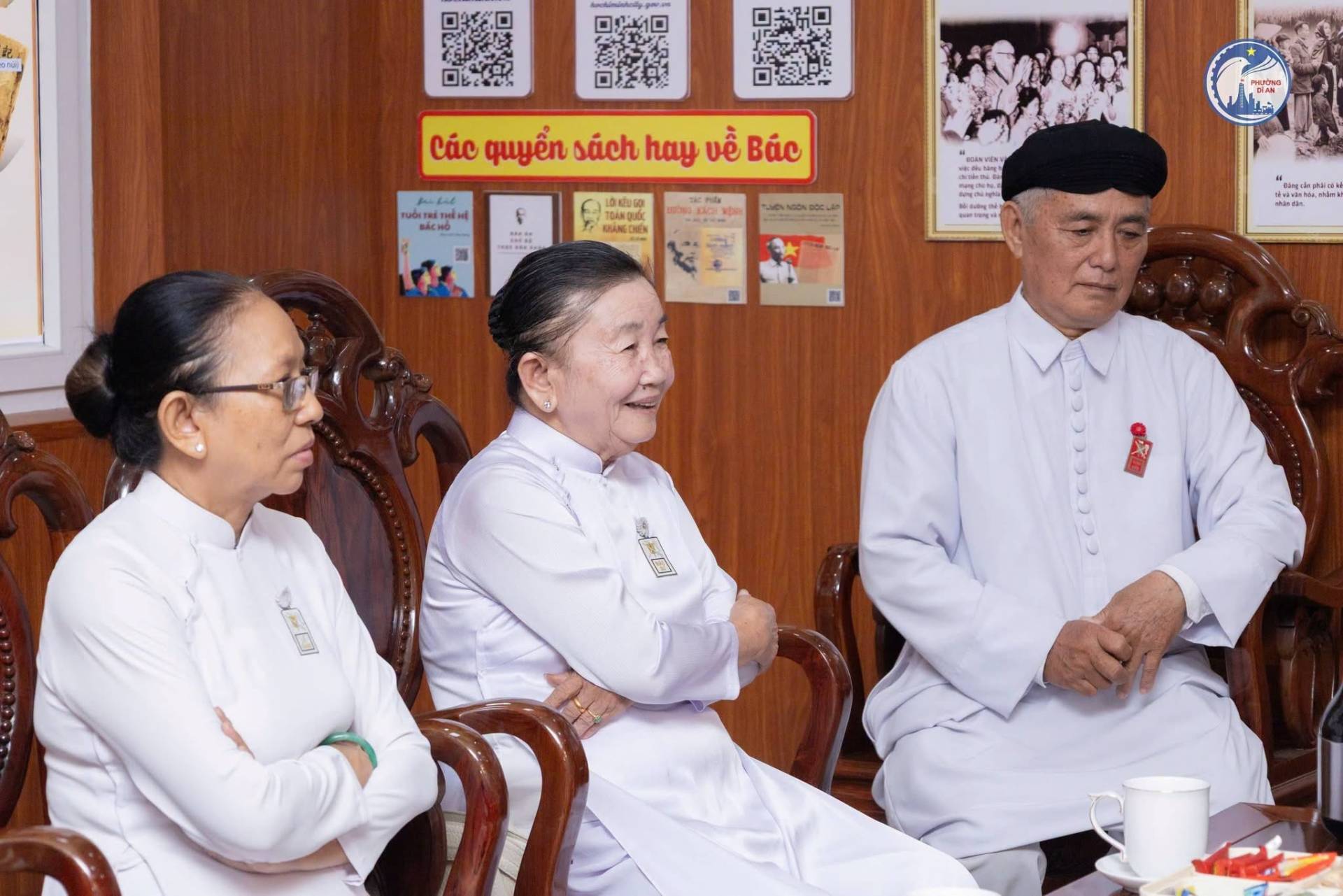 Đoàn lãnh đạo phường Dĩ An tiếp Ban Cai quản Họ đạo Cao Đài