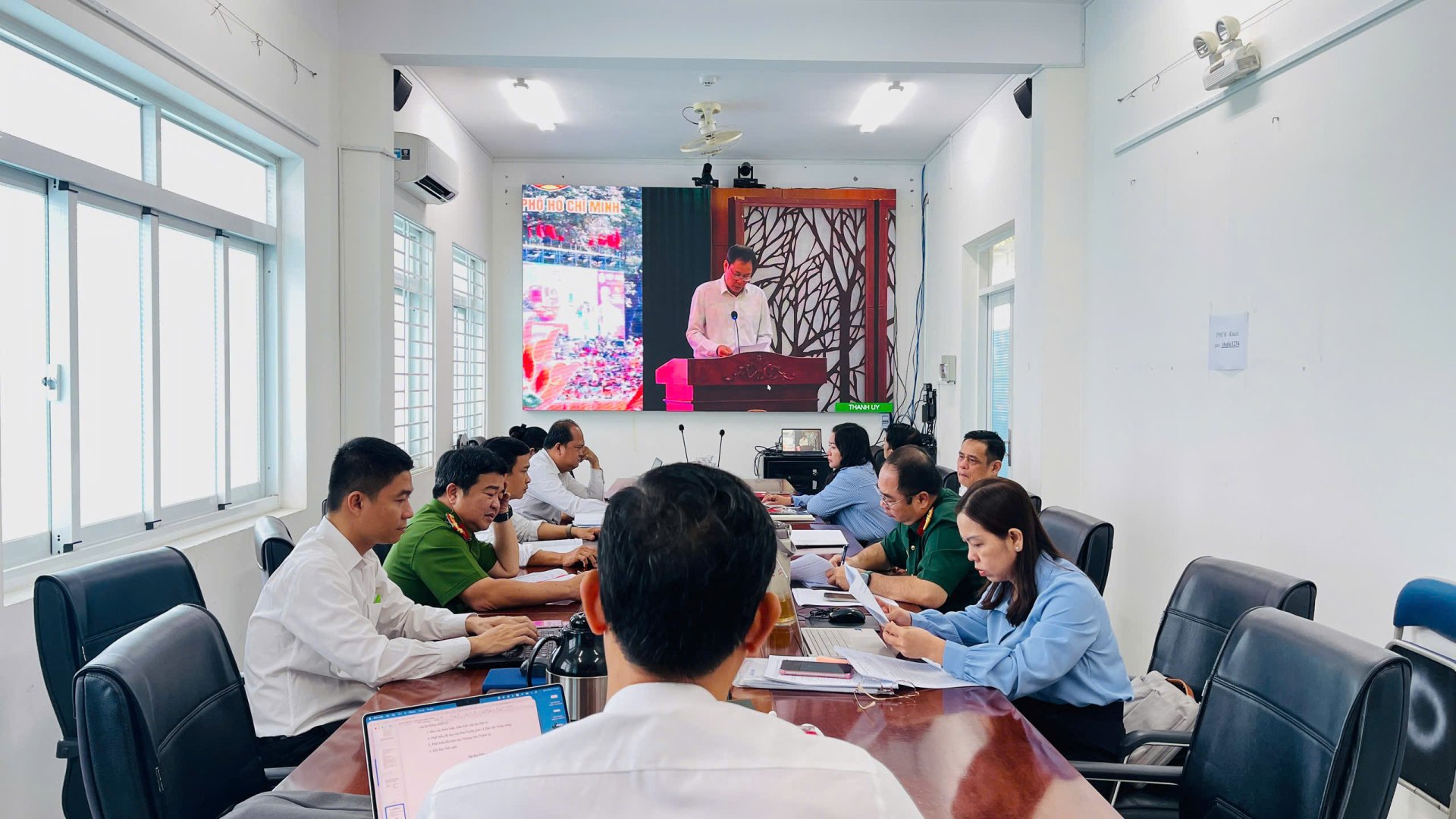 PHƯỜNG THUẬN AN THAM DỰ HỘI NGHỊ TRỰC TUYẾN TỔNG KẾT, ĐÁNH GIÁ KẾT QUẢ THỰC HIỆN QUYẾT ĐỊNH SỐ 23-QĐ/TW