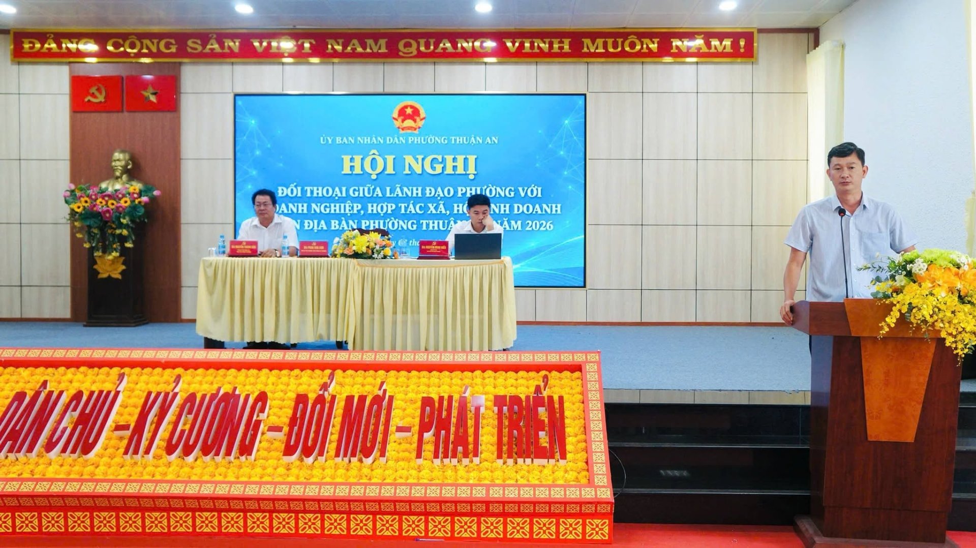 PHƯỜNG THUẬN AN TỔ CHỨC HỘI NGHỊ TRIỂN KHAI CÁC NỘI DUNG VỀ CHUYỂN ĐỔI SỐ, DDCI, SỬ DỤNG ĐIỆN TIẾT KIỆM VÀ ĐỐI THOẠI VỚI DOANH NGHIỆP, HỢP TÁC XÃ, HỘ KINH DOANH TRÊN ĐỊA BÀN