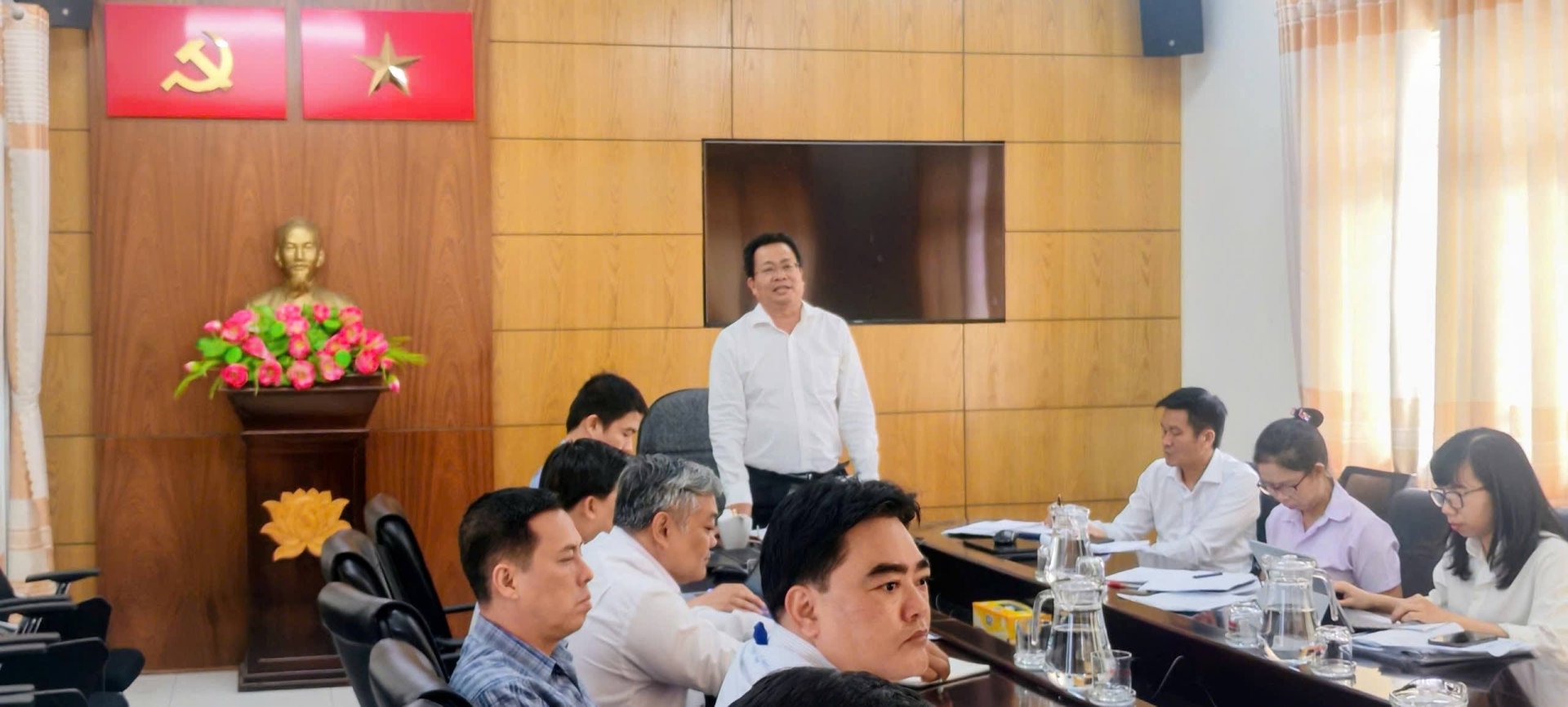 THAM DỰ HỌP TRỰC TUYẾN VỀ TÌNH HÌNH KINH TẾ - XÃ HỘI, QUỐC PHÒNG – AN NINH, TÌNH HÌNH GIẢI NGÂN VỐN ĐẦU TƯ CÔNG