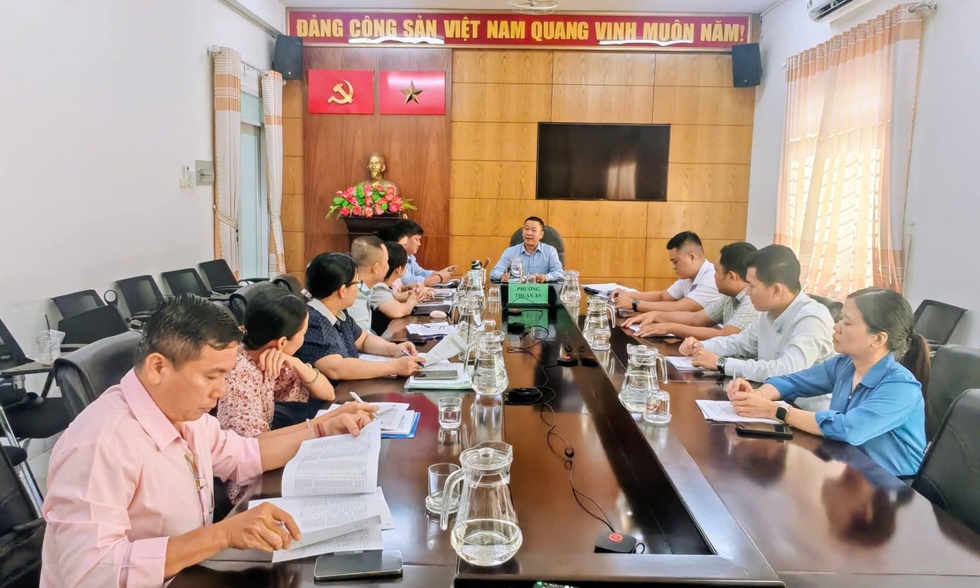 PHÒNG KINH TẾ, HẠ TẦNG VÀ ĐÔ THỊ PHƯỜNG THUẬN AN TIẾP VÀ LÀM VIỆC VỚI ĐOÀN GIÁM SÁT CỦA SỞ NÔNG NGHIỆP VÀ MÔI TRƯỜNG VỀ CÔNG TÁC GIẢM NGHÈO BỀN VỮNG