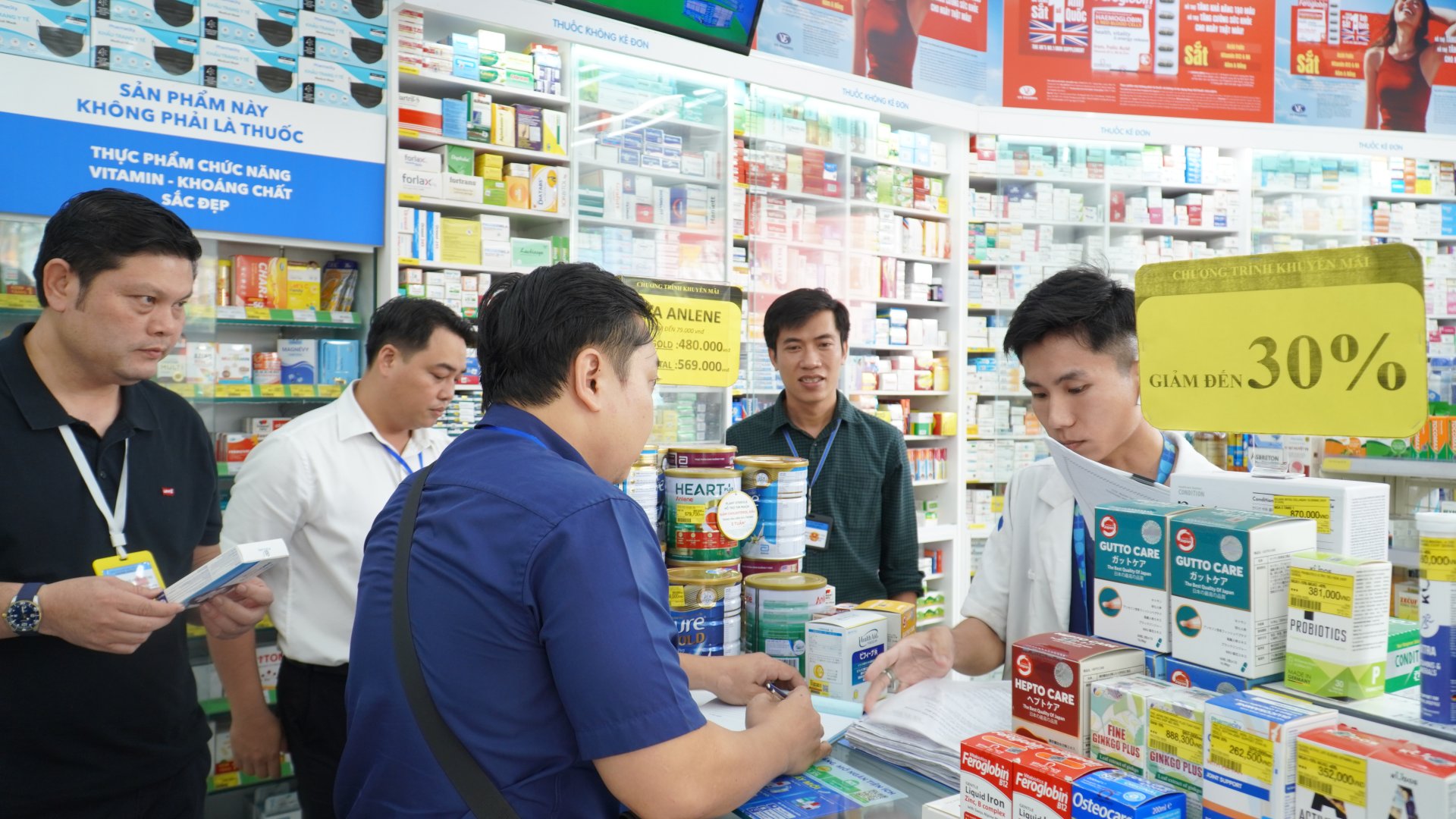 ĐÔNG HÒA KIỂM TRA CÁC CƠ SỞ KINH DOANH NGÀNH NGHỀ Y DƯỢC