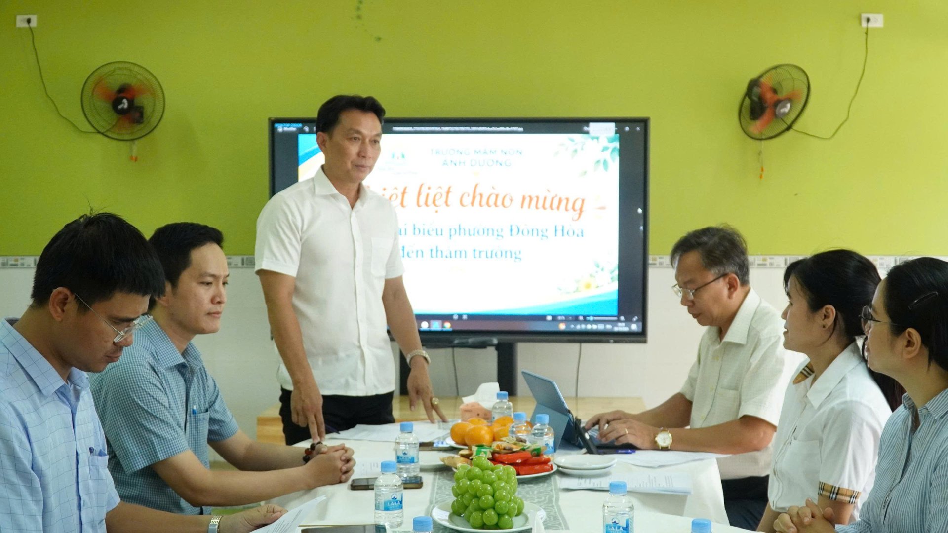 LÃNH ĐẠO PHƯỜNG ĐÔNG HÒA THĂM VÀ LÀM VIỆC VỚI TRƯỜNG MẦM NON TƯ THỤC ÁNH DƯƠNG.