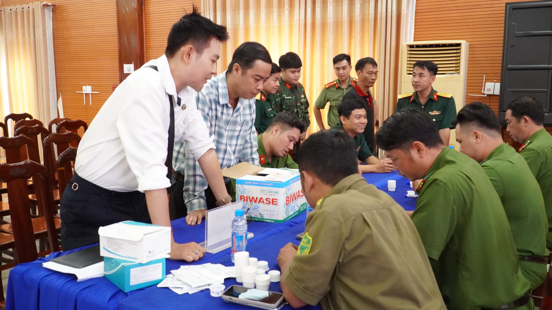 ĐÔNG HÒA XÉT NGHIỆM NHANH CÁC CHẤT MA TÚY ĐỐI VỚI CÁN BỘ, ĐẢNG VIÊN, LỰC LƯỢNG VŨ TRANG  ĐỢT 1/2026