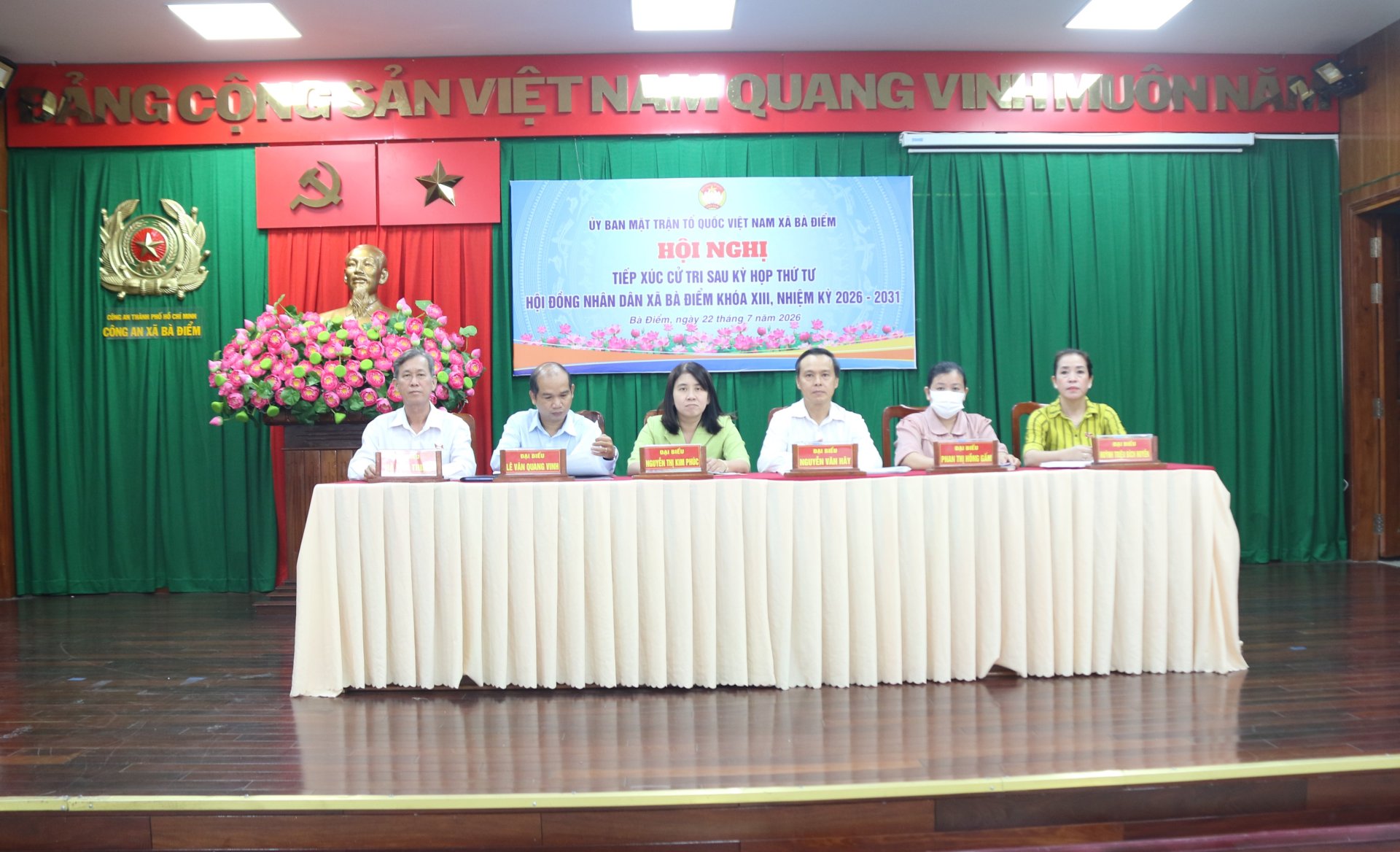 TỔ ĐẠI BIỂU HĐND XÃ BÀ ĐIỂM TIẾP XÚC VỚI CỬ TRI