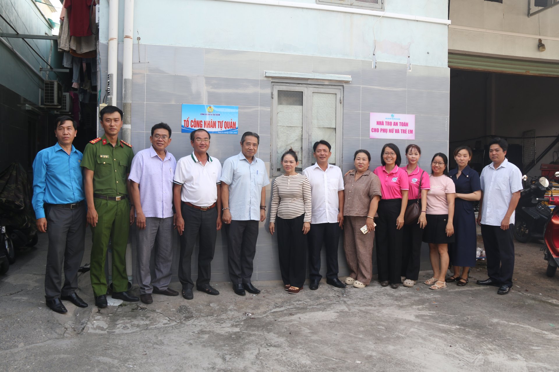 ỦY BAN MẶT TRẬN TỔ QUỐC XÃ BÀ ĐIỂM TỔ CHỨC LỄ RA MẮT  MÔ HÌNH “NHÀ TRỌ AN TOÀN CHO PHỤ NỮ VÀ TRẺ EM”  VÀ MÔ HÌNH “TỔ CÔNG NHÂN TỰ QUẢN”