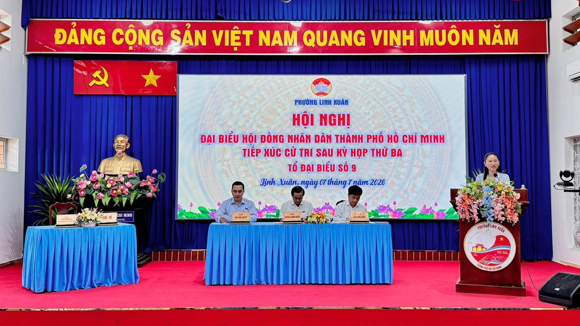 HỘI ĐỒNG NHÂN DÂN THÀNH PHỐ (TỔ ĐẠI BIỂU SỐ 9) TIẾP XÚC CỬ TRI SAU KỲ HỌP THỨ BA