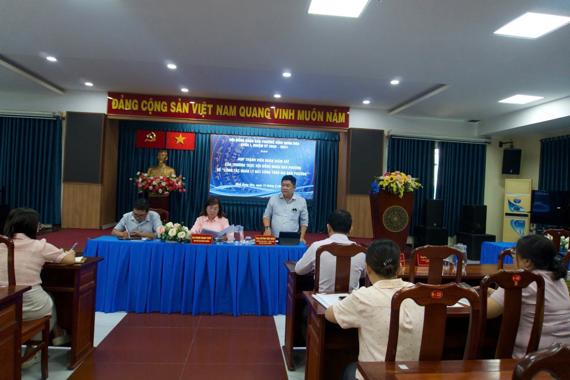 ĐOÀN GIÁM SÁT CỦA THƯỜNG TRỰC HỘI ĐỒNG NHÂN DÂN PHƯỜNG BÌNH HƯNG HÒA TỔ CHỨC HỌP VÀ LÀM VIỆC VỚI CÁC ĐƠN VỊ ĐƯỢC GIÁM SÁT
