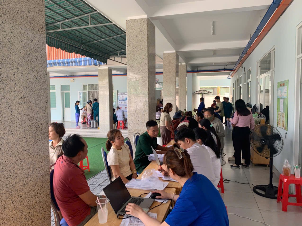 TIẾP TỤC TRIỂN KHAI KHÁM SỨC KHỎE ĐỊNH KỲ MIỄN PHÍ CHO NGƯỜI DÂN TẠI TRƯỜNG MẦM NON NGUYỆT QUẾ