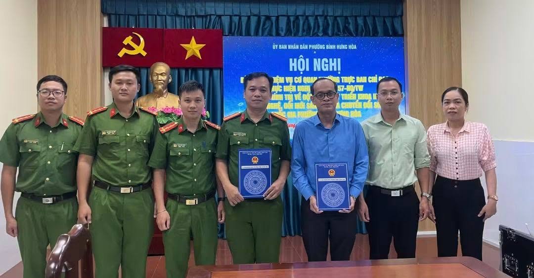 BÀN GIAO NHIỆM VỤ CƠ QUAN THƯỜNG TRỰC BAN CHỈ ĐẠO VỀ KHOA HỌC, CÔNG NGHỆ, ĐỔI MỚI SÁNG TẠO, CHUYỂN ĐỔI SỐ VÀ ĐỀ ÁN 06