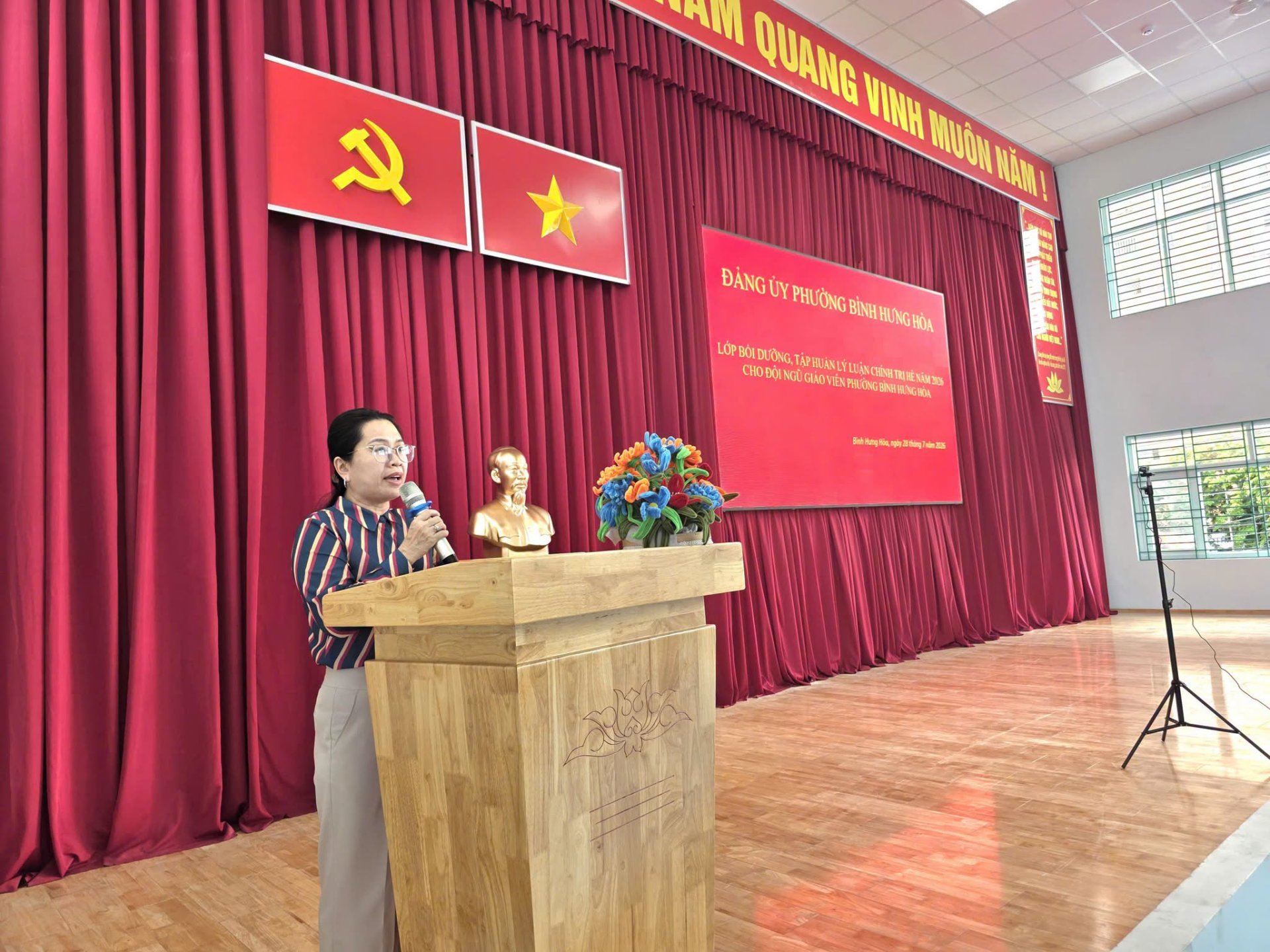 PHƯỜNG BÌNH HƯNG HÒA KHAI GIẢNG LỚP BỒI DƯỠNG, TẬP HUẤN LÝ LUẬN CHÍNH TRỊ HÈ NĂM 2026