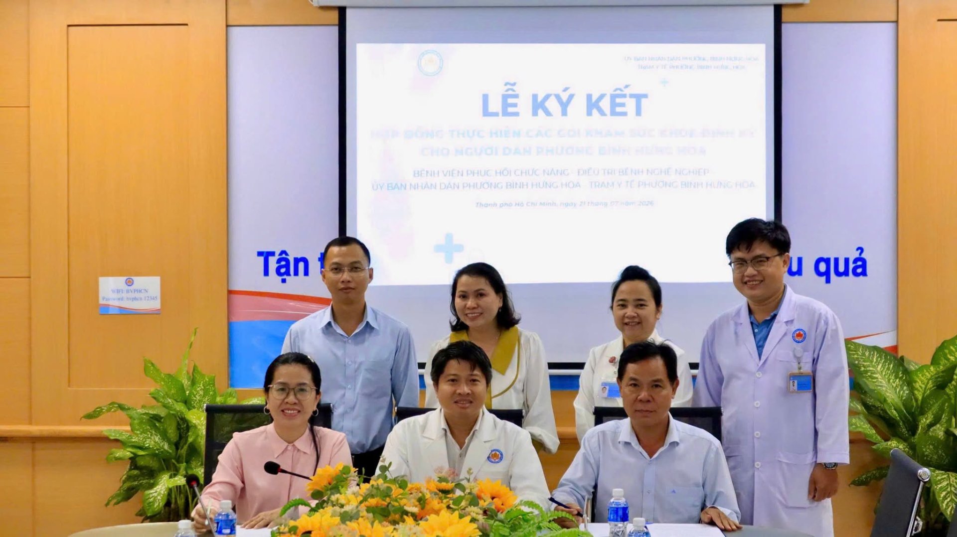 TĂNG CƯỜNG HỢP TÁC VỚI CÁC BỆNH VIỆN, NÂNG CAO CHẤT LƯỢNG CHĂM SÓC SỨC KHỎE NGƯỜI DÂN