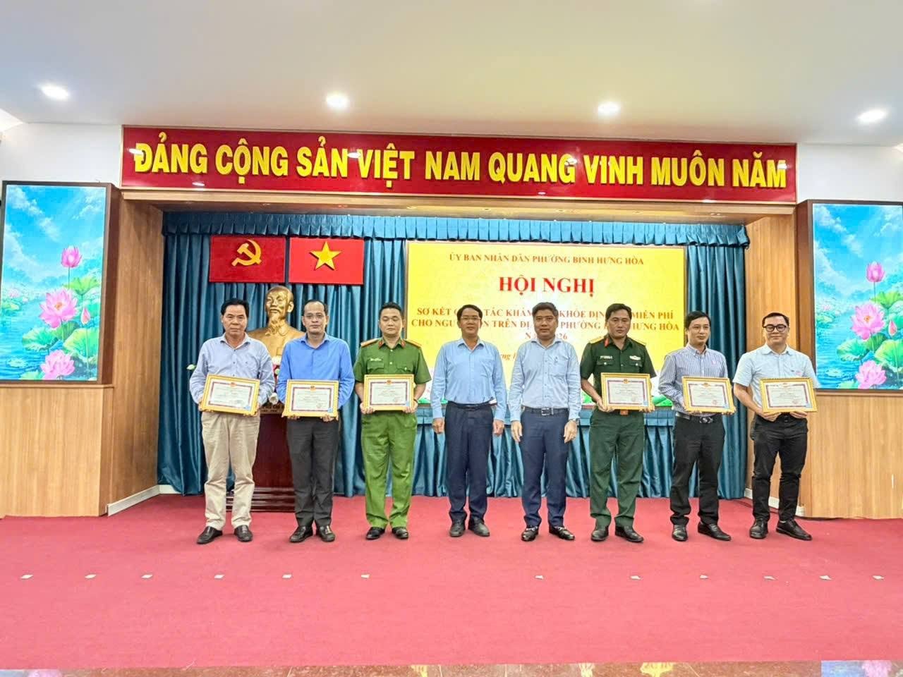 PHƯỜNG BÌNH HƯNG HÒA TỔ CHỨC HỘI NGHỊ SƠ KẾT CÔNG TÁC KHÁM SỨC KHỎE MIỄN PHÍ TOÀN DÂN TRÊN ĐỊA BÀN