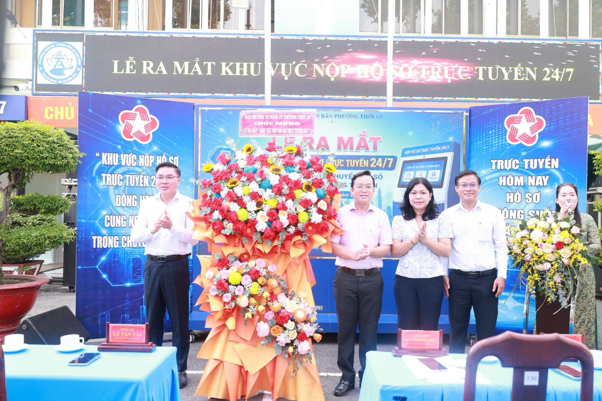 LỄ RA MẮT "KHU VỰC NỘP HỒ SƠ TRỰC TUYẾN 24/7"
