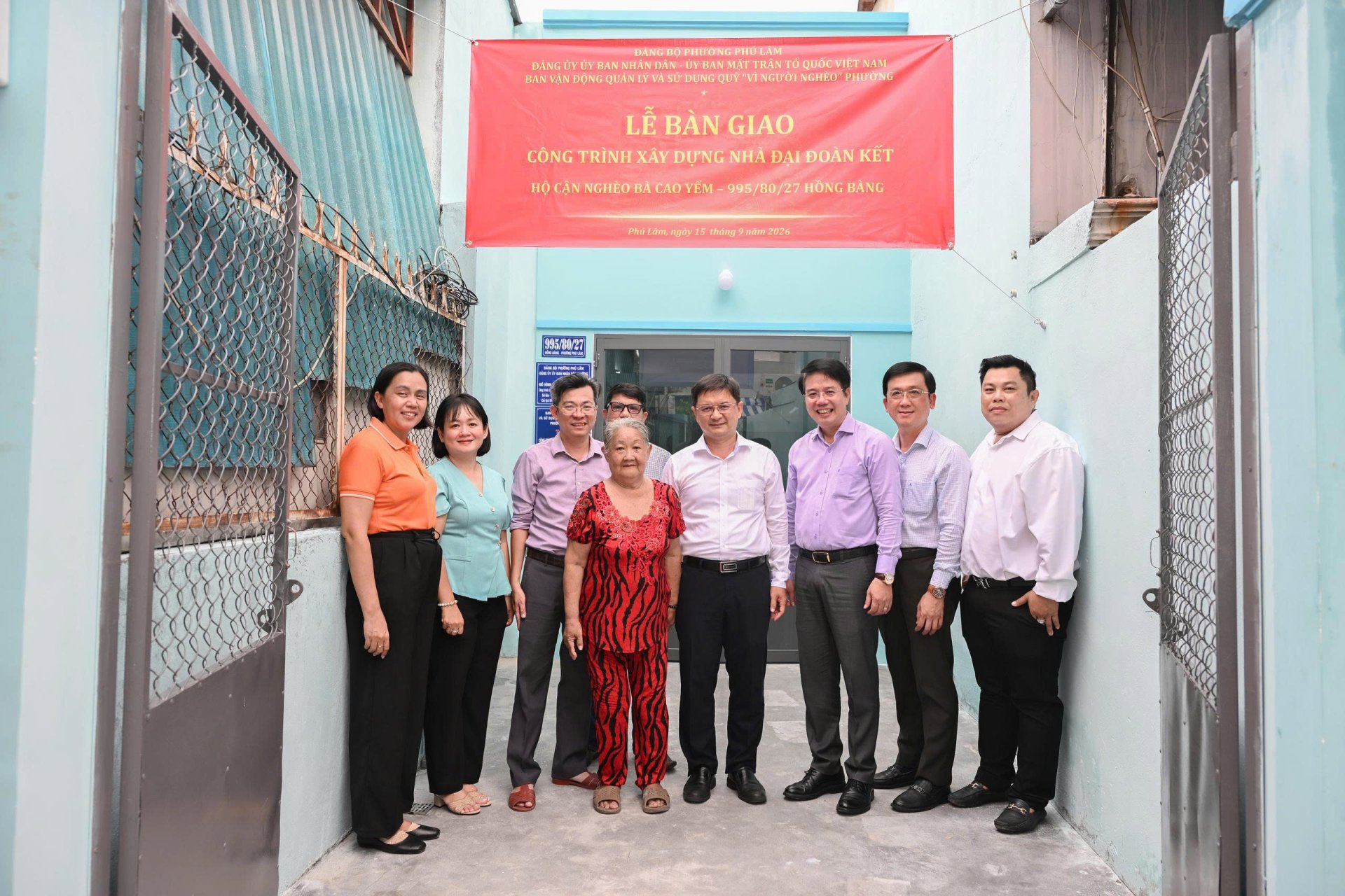BÀN GIAO NHÀ ĐẠI ĐOÀN KẾT