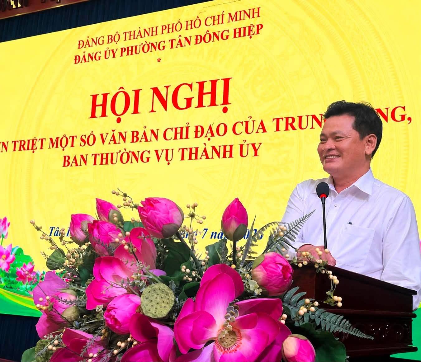 Có thể là hình ảnh về văn bản cho biết 'PHỐ HỒ CHÍ MINH ĐẢNG BỘ THÀNH PHƯỜNG TÂN ĐÔNG HIỆP ĐẢNG لن HỘI NGHỊ N TRIỆT MỘT SÓ VĂN BẢN CHỈ ĐẠO CỦA TRUN BAN THƯỜNG VỤ THÀNH ỦY NG, 17 nà'