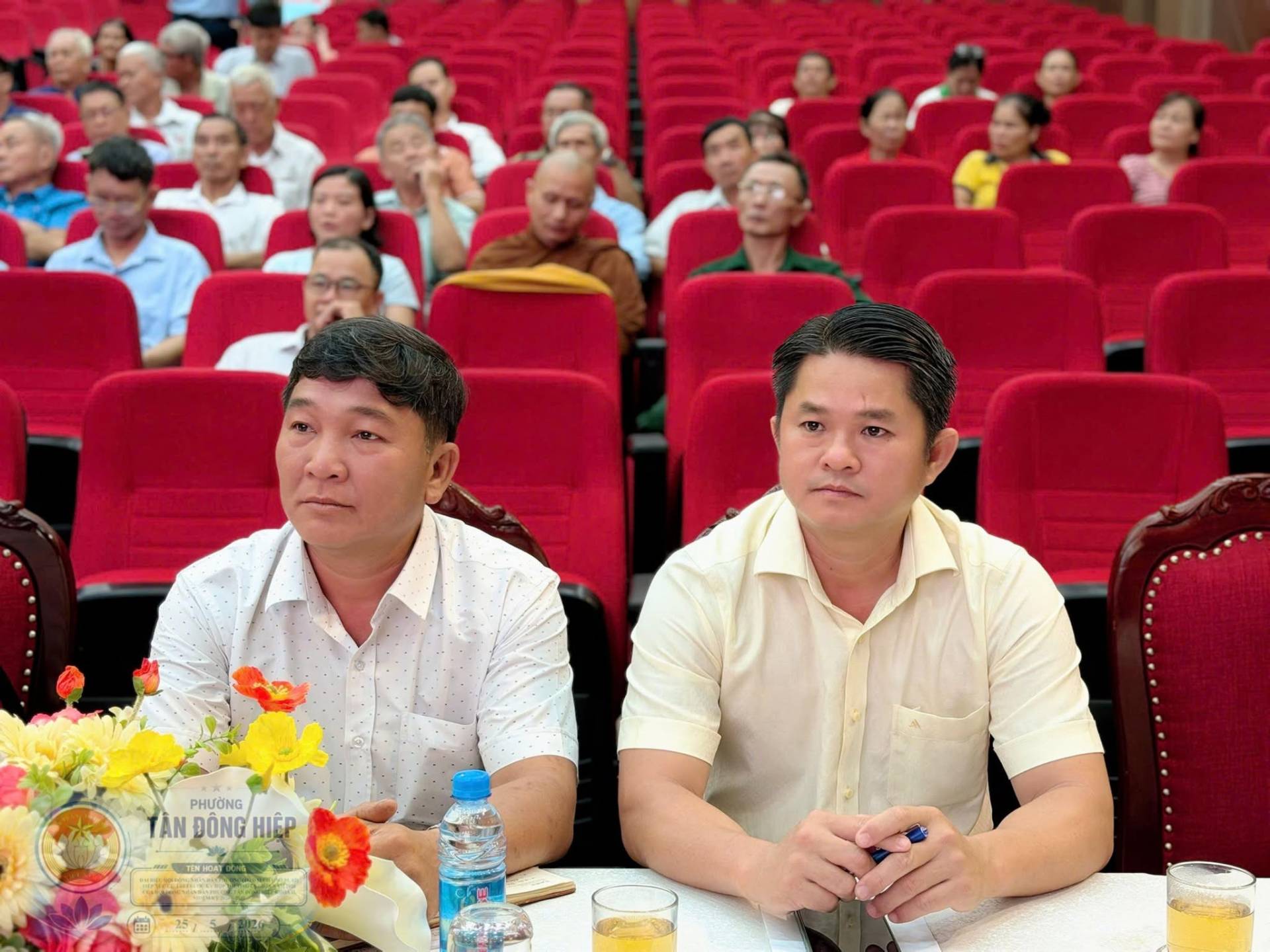 Có thể là hình ảnh về một hoặc nhiều người và văn bản cho biết 'TÀNĐÔNGHIỆP TÂN ĐỒNG HIỆP PHƯỜNG TINHOR TÊNH'