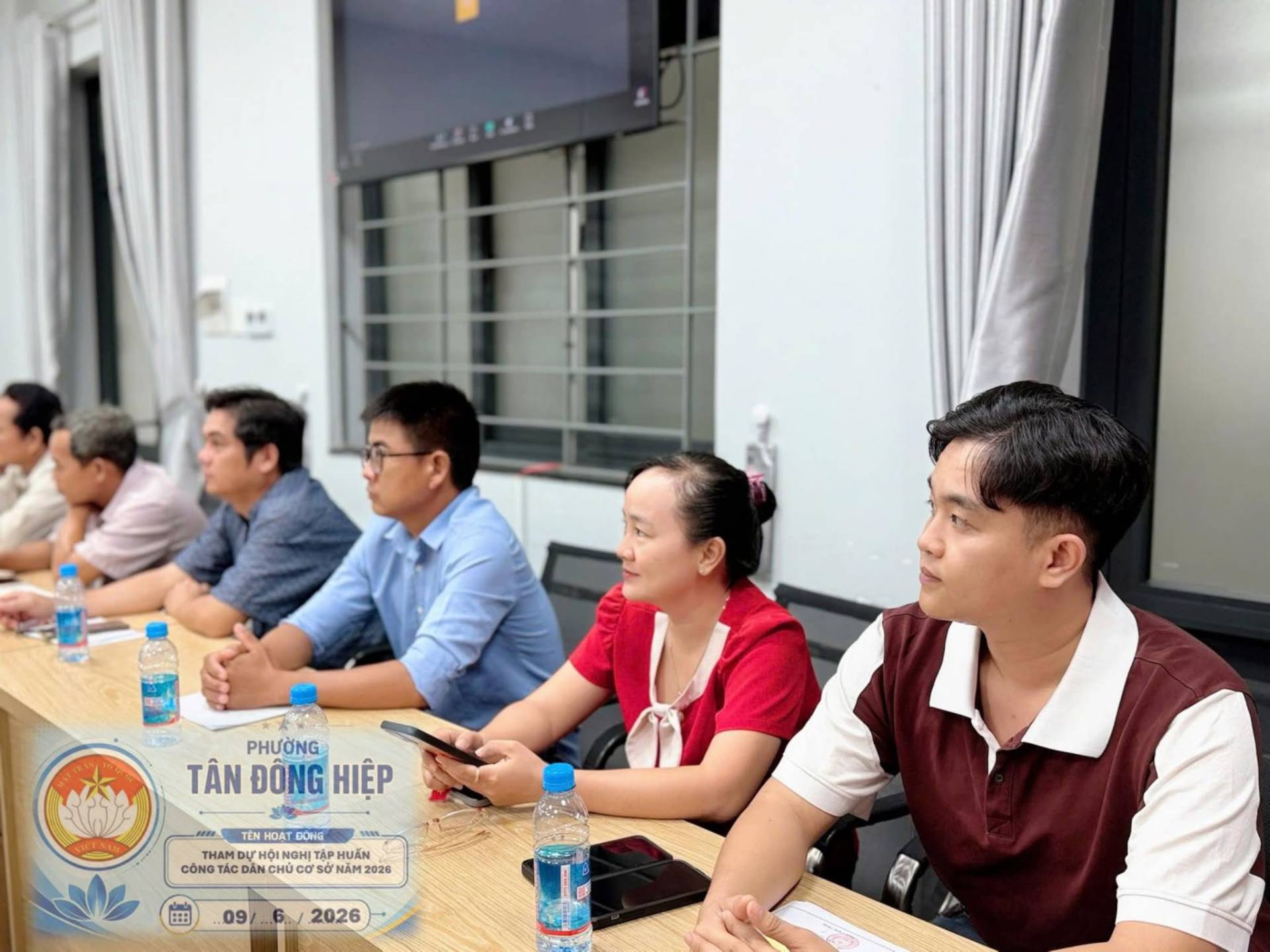 Có thể là hình ảnh về một hoặc nhiều người, mọi người đang học và văn bản cho biết 'PHƯỜNG TÂNĐÔNGHIỆP TÂN ĐONG HIỆP ĐONG ผนล THAM NGHI HITA HUÃN CÔNG DẦN DANC CHỦ 2026 田田日 09 2026'