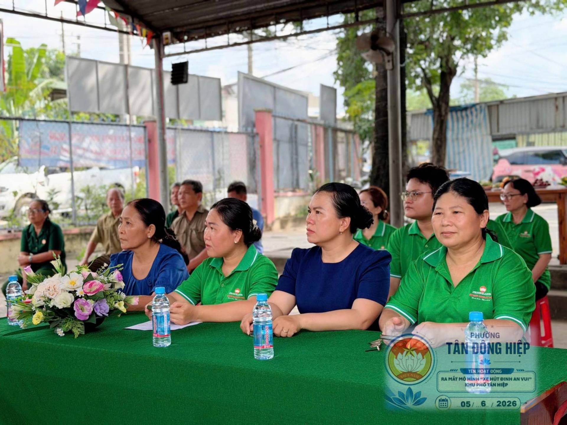 Có thể là hình ảnh về một hoặc nhiều người và văn bản cho biết 'PHƯỜNG TÂN TÂN-ĐÔNGHIÊP ĐÔNG HIỆP 전남는 RA ĐÔNG TM MOMINHE AMIN HeHиX DINH NHAI VUI" ΗΡΗ6ΝΗ 05/6/2026 05/6 2026 05/'