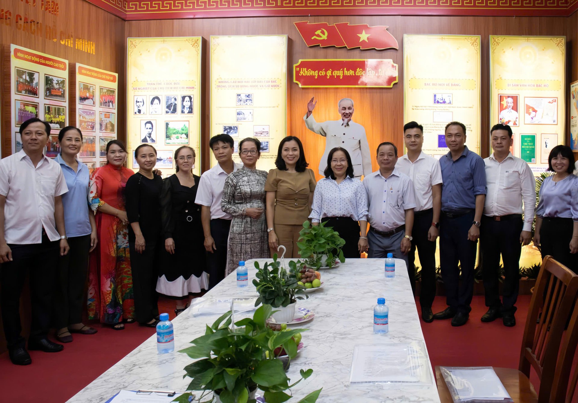 TÂN ĐÔNG HIỆP: TỔ CHỨC ĐẾN THĂM,  CHẤM ĐIỂM CÁC MÔ HÌNH “KHÔNG GIAN VĂN HÓA HỒ CHÍ MINH”