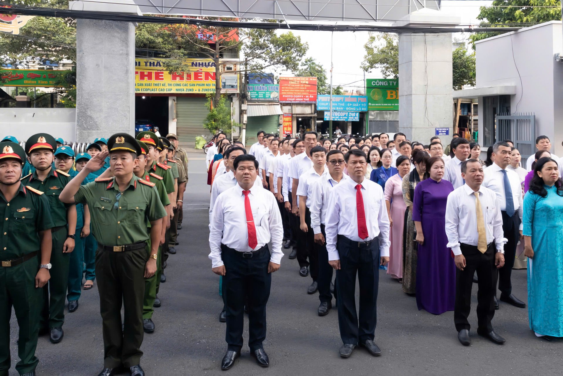 TÂN ĐÔNG HIỆP CHÀO CỜ ĐẦU THÁNG