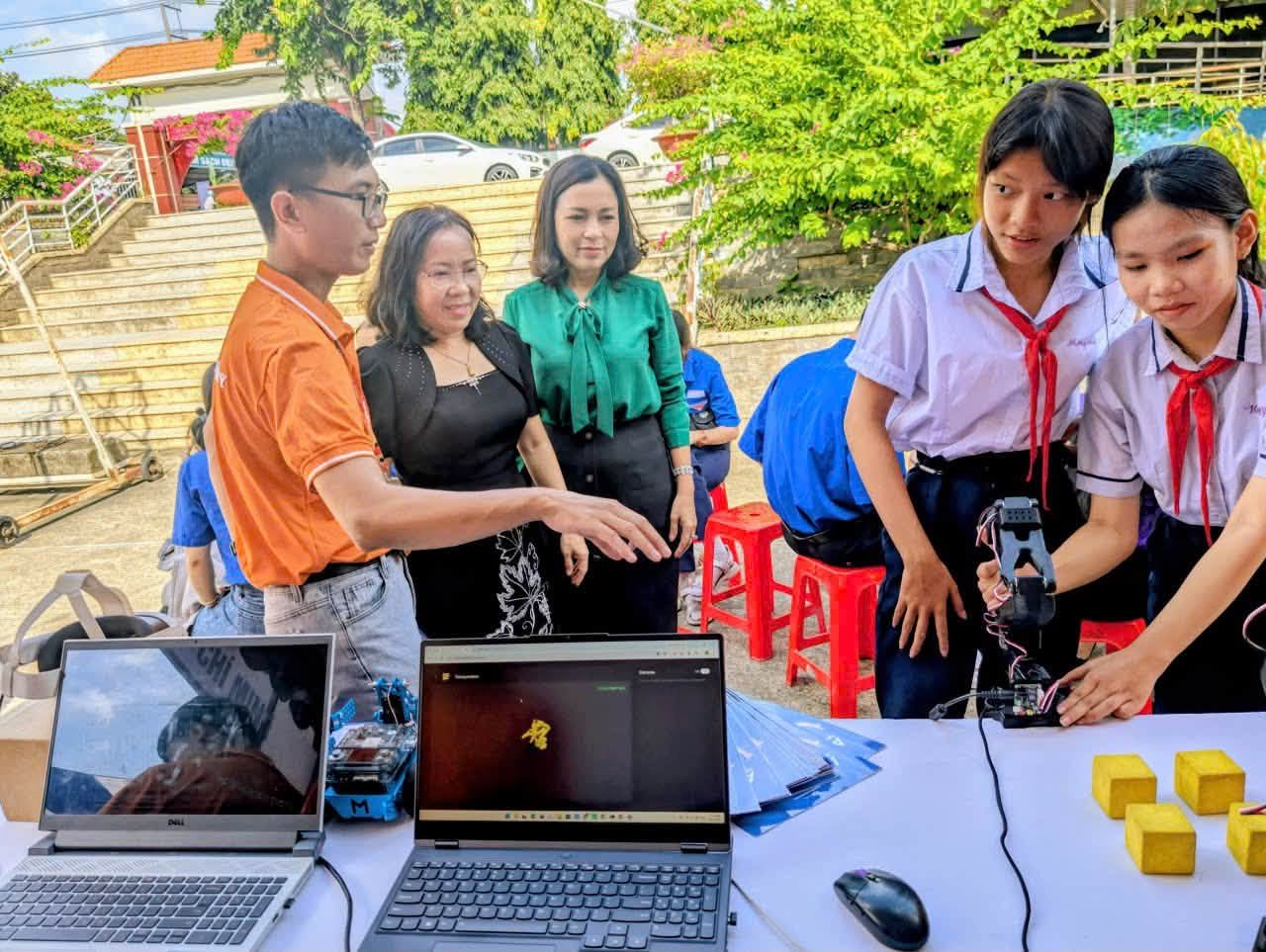 Phường Tân Đông Hiệp tổ chức Ngày hội Chuyển đổi số năm 2026