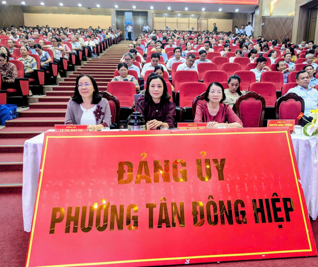 Phường Tân Đông Hiệp tổ chức điểm cầu trực tuyến Hội nghị thông tin thời sự 6 tháng đầu năm 2026