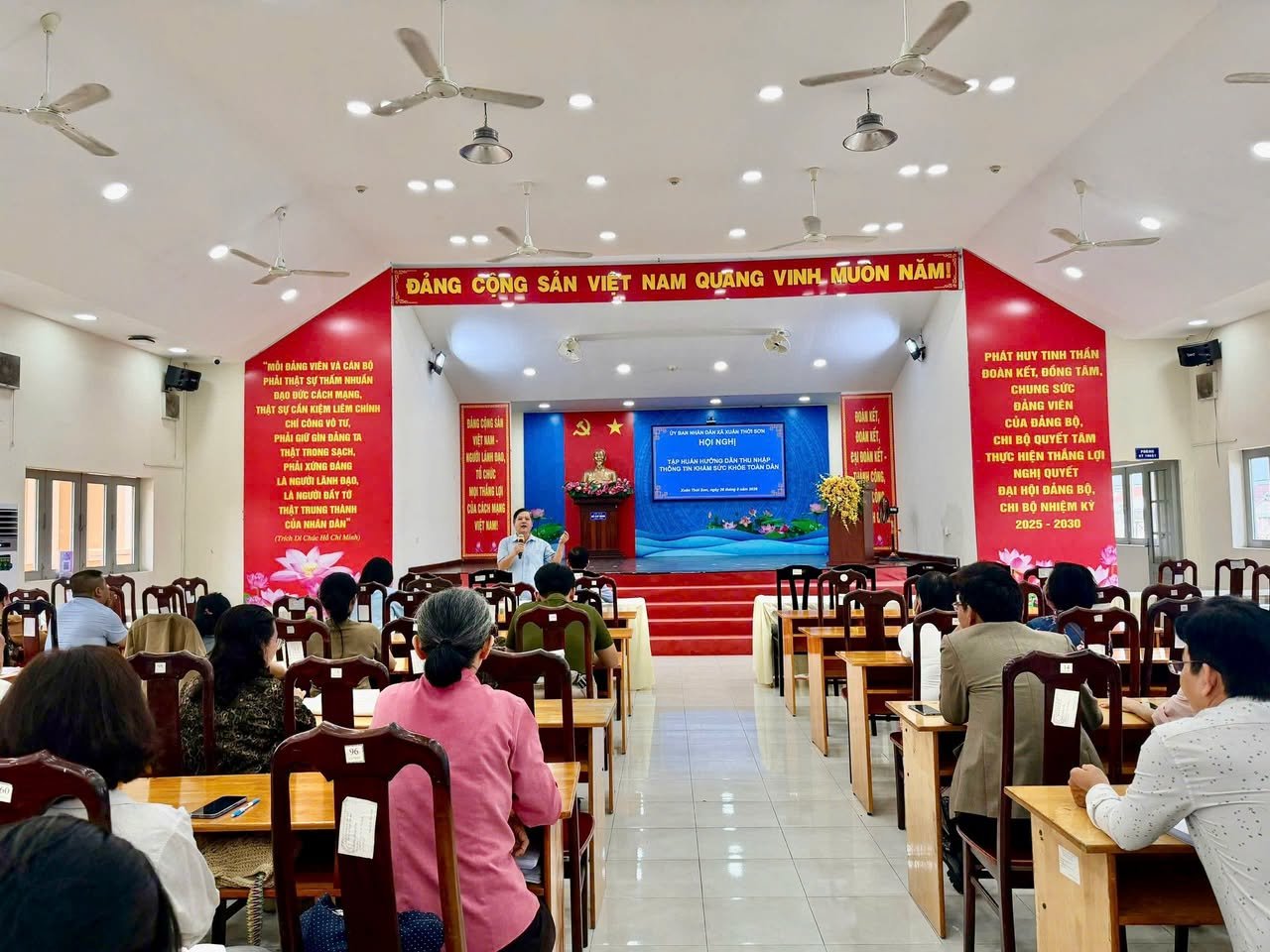 TẬP HUẤN HƯỚNG DẪN THU THẬP THÔNG TIN PHỤC VỤ KHÁM SỨC KHỎE TOÀN DÂN
