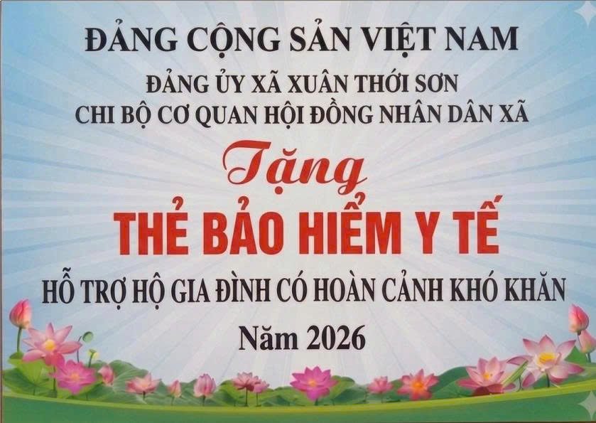 TRAO TẶNG THẺ BẢO HIỂM Y TẾ CHO NGƯỜI DÂN CÓ HOÀN CẢNH KHÓ KHĂN