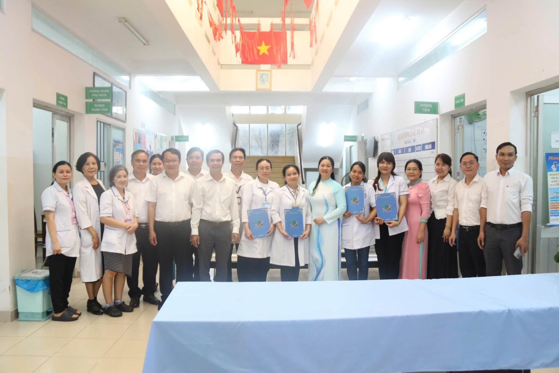 Chuyên mục "Sức khỏe cộng đồng" - XÃ XUÂN THỚI SƠN: TỔ CHỨC ĐOÀN THĂM CÁC TỔ KHÁM SỨC KHỎE TOÀN DÂN LƯU ĐỘNG TRÊN ĐỊA BÀN XÃ