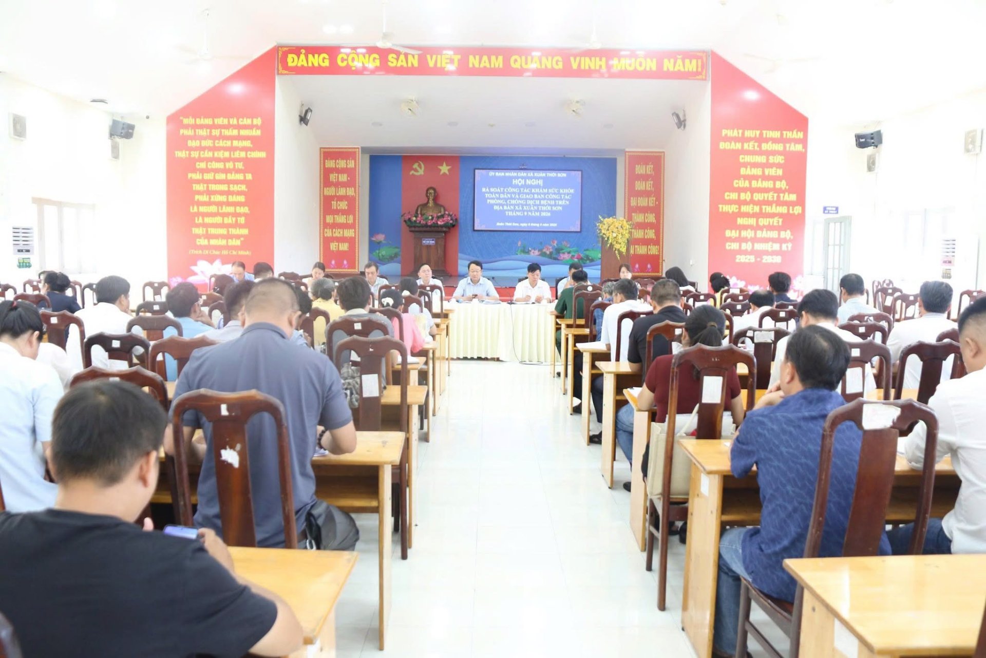 XÃ XUÂN THỚI SƠN HỘI NGHỊ RÀ SOÁT CÔNG TÁC KHÁM SỨC KHỎE TOÀN DÂN VÀ GIAO BAN CÔNG TÁC PHÒNG CHỐNG DỊCH BỆNH TRÊN ĐỊA BÀN XÃ THÁNG 9 NĂM 2026
