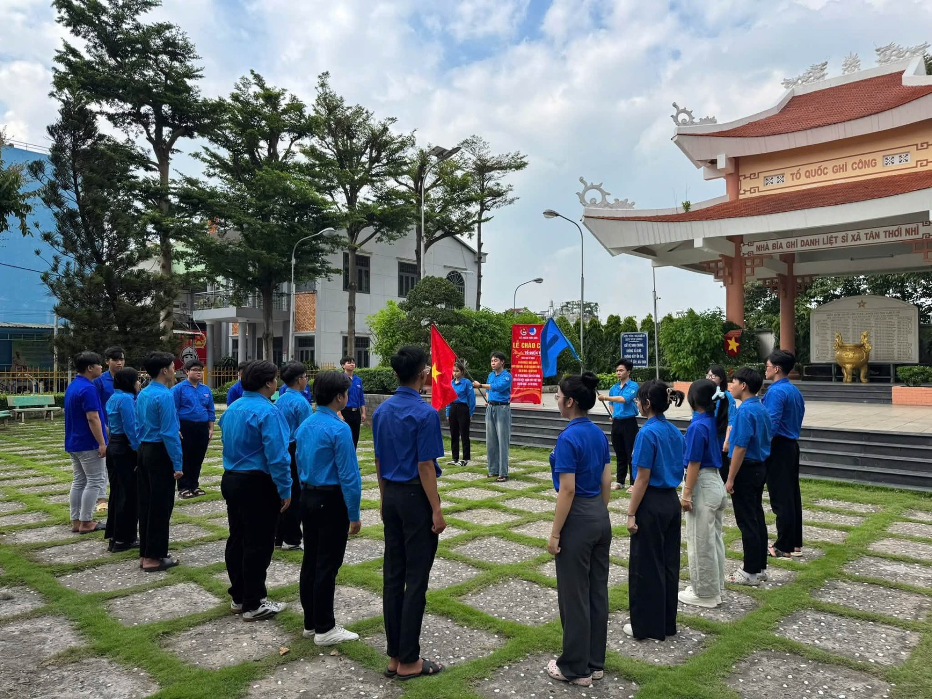 LỄ CHÀO CỜ “TÔI YÊU TỔ QUỐC TÔI”