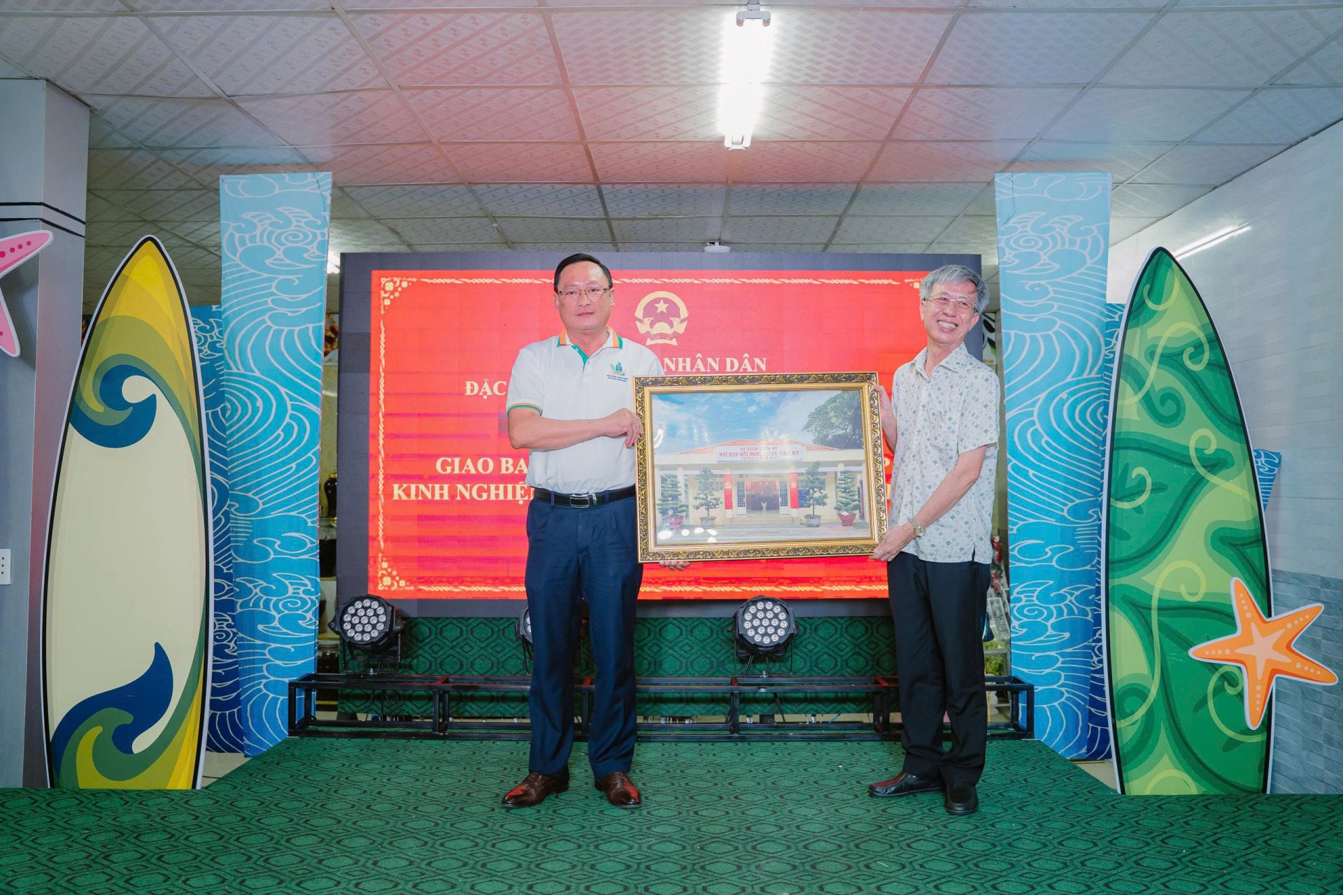 HỘI ĐỒNG NHÂN DÂN XÃ XUÂN THỚI SƠN TỔ CHỨC CHƯƠNG TRÌNH GIAO LƯU, TRAO ĐỔI KINH NGHIỆM VỚI HỘI ĐỒNG NHÂN DÂN ĐẶC KHU CÔN ĐẢO